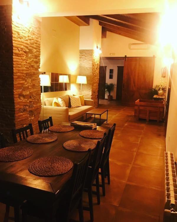 Dehesillas Country house *